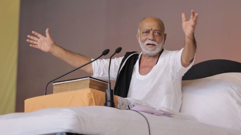 Morari Bapu extends Ram Navami wishes, calls for lighting of diyas in every home