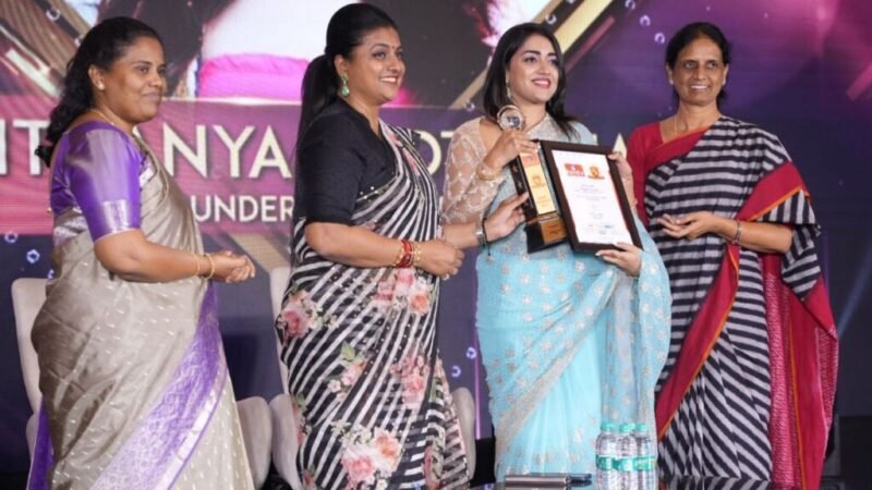 Nithanya Thothiyana Founder of Nithi honored with Prestigious HMTV Naari Puraskar 2023