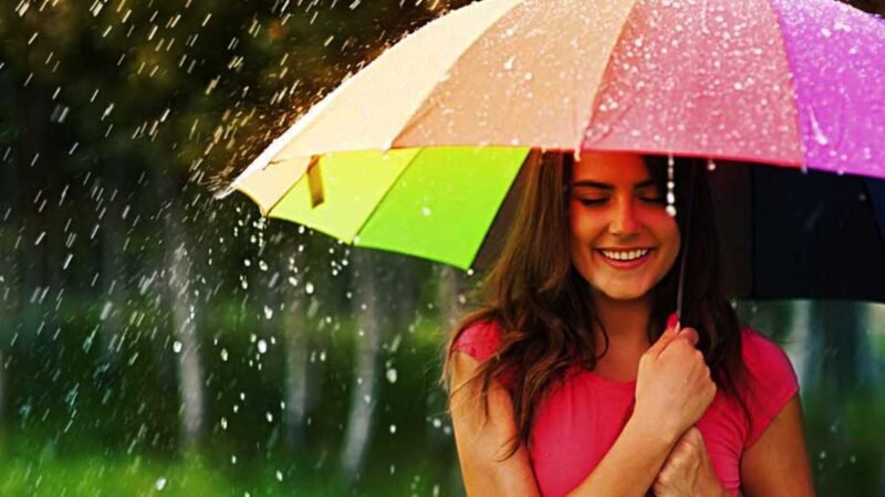 Causes of increased hair fall in monsoon and how to prevent it with Homeopathy