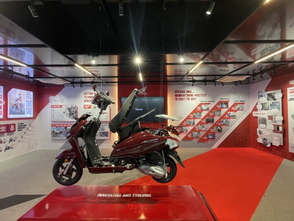 Honda Global creates Hi-tech Experience Galleries with Communication Crafts