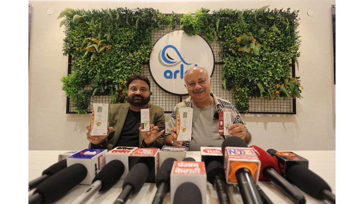 Bollywood Actor Girish Thapar becomes Brand ambassador of Arlak J C BEST pain oil