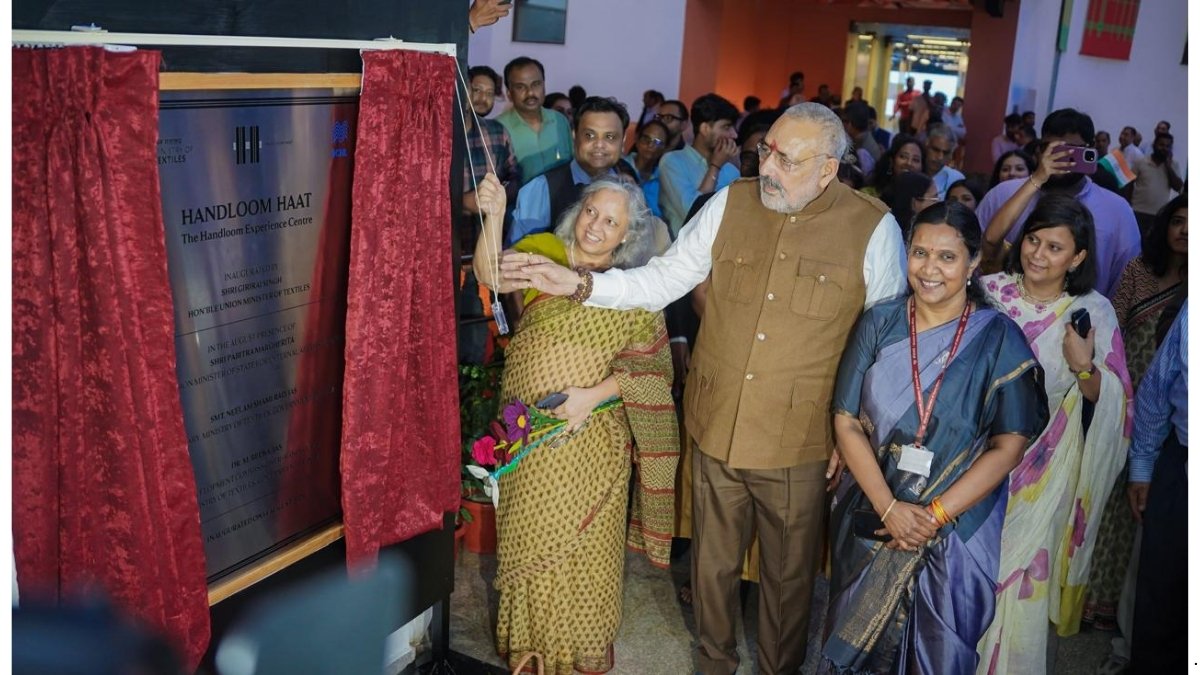Giriraj Singh Inaugurates ‘Weave The Future 5.0’, Unveils Visvakarma Gallery at Re-envisioned Handloom Haat