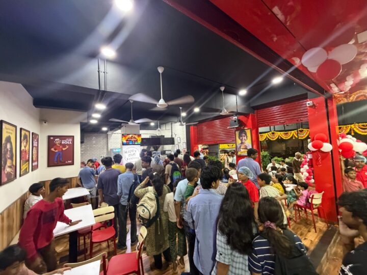Ajay’s Café makes strong Mumbai Debut as 2,500 Customers turn up on Opening Day
